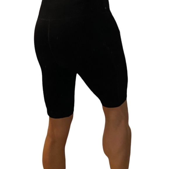 NWTFabletics Discontinued Compression, High-Waisted SculptKnit® Pocket Short NEW - Picture 2 of 13
